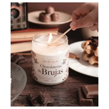 Book & Glow Chocolaterías de Brujas - Vela de Soja Vegana